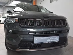 Grau Gebraucht 2022 Jeep Compass Limited SUV | 26.980 € (Fairer Preis)