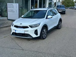 Weiß Gebraucht 2020 Kia Stonic Vision SUV | 16.400 € (Fairer Preis)