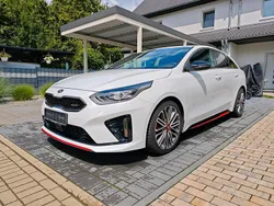 Weiß Gebraucht 2021 Kia ProCeed GT Kleinwagen | 25.000 € (Fairer Preis)