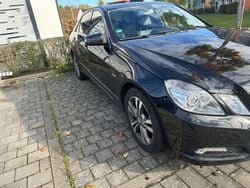 Schwarz Gebraucht 2010 Mercedes E220 Avantgarde Limousine | 7.500 € (Superpreis)