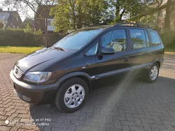 Schwarz Gebraucht 1999 Opel Zafira Van / Kleinbus | 2.850 € (Etwas zu teuer)