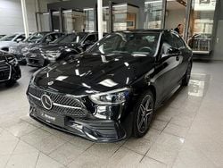 Schwarz metallic Gebraucht 2023 Mercedes C300e AMG | 41.860 € (Fairer Preis)