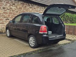 Schwarz Gebraucht 2005 Opel Zafira Kombi | 1.800 € (Guter Preis)