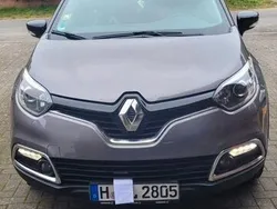Grau Gebraucht 2016 Renault Captur Elysee SUV | 9.490 € (Guter Preis)