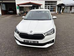 Weiß Neu 2025 Skoda Fabia Essence Limousine | 19.100 € (Guter Preis)