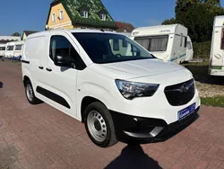 Weiß Gebraucht 2019 Opel Combo Selection Van / Kleinbus | 8.900 € (Guter Preis)