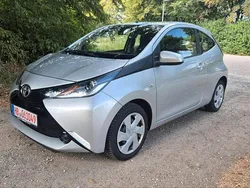 Silber Gebraucht 2016 Toyota Aygo Kleinwagen | 4.499 € (Guter Preis)