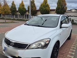 Weiß Gebraucht 2012 Kia Ceed Kleinwagen | 4.800 € (Superpreis)