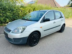 Silber Gebraucht 2006 Ford Fiesta Ambiente Kleinwagen | 1.490 € (Guter Preis)