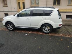 Weiß Gebraucht 2012 Mitsubishi Outlander SUV | 4.500 € (Fairer Preis)