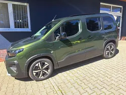 Grün Gebraucht 2025 Peugeot e-Rifter GT Van / Kleinbus | 36.790 €