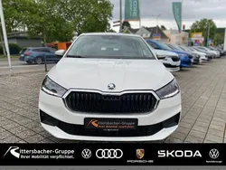 Candyweiss Gebraucht 2022 Skoda Fabia Active Limousine | 13.280 € (Guter Preis)