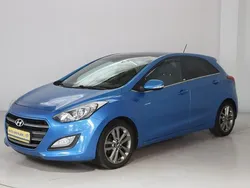 Blau Gebraucht 2016 Hyundai i30 Passion Limousine | 9.490 € (Fairer Preis)
