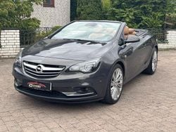 Grau Gebraucht 2015 Opel Cascada Edition Cabrio | 10.900 € (Fairer Preis)