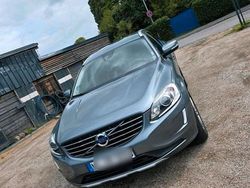 Grau Gebraucht 2015 Volvo XC60 Summum SUV | 16.600 € (Fairer Preis)