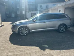 Silber Gebraucht 2019 VW Passat Highline Kombi | 20.499 € (Fairer Preis)