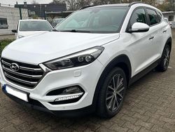 Polar white / sol Gebraucht 2016 Hyundai Tucson Premium SUV | 14.999 € (Guter Preis)
