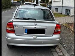 Grau Gebraucht 2001 Opel Astra Limousine | 1.800 € (Fairer Preis)