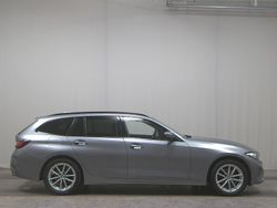 Grau Gebraucht 2023 BMW 318 Sport Line Kombi | 25.780 € (Guter Preis)