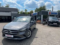 Grau Gebraucht 2020 Mercedes B180 Van / Kleinbus | 23.798 € (Guter Preis)