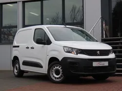 Weiß Gebraucht 2021 Peugeot Partner Van / Kleinbus | 11.390 € (Guter Preis)
