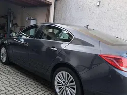 Grau Gebraucht 2012 Opel Insignia Active Limousine | 5.900 € (Fairer Preis)