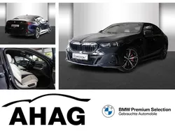 Beige Gebraucht 2024 BMW i5 Shadowline Limousine | 59.740 €
