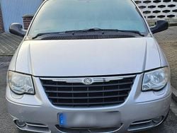 Silber Gebraucht 2007 Chrysler Voyager Van / Kleinbus | 650 € (Fairer Preis)