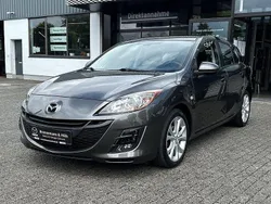 Grau Gebraucht 2009 Mazda 5 Van / Kleinbus | 7.490 €