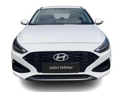 Weiss / atlasweiss Neu 2025 Hyundai i30 Comfort Kombi | 20.970 € (Fairer Preis)