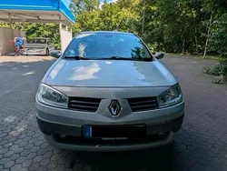 Grau Gebraucht 2003 Renault Mégane II Limousine | 2.000 €