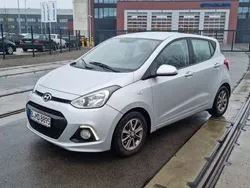 Silber Gebraucht 2014 Hyundai i10 Edition Kleinwagen | 9.200 € (Teuer)