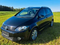 Schwarz Gebraucht 2011 VW Golf Plus Cross Style Van / Kleinbus | 5.500 € (Fairer Preis)