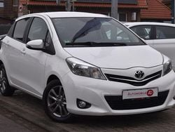 Weiß Gebraucht 2014 Toyota Yaris Edition Limousine | 7.490 € (Fairer Preis)