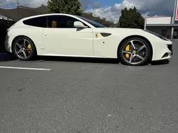 Weiß Gebraucht 2012 Ferrari FF Coupé | 99.500 €