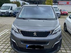 Grau Gebraucht 2018 Peugeot Traveller Active Van / Kleinbus | 19.950 € (Fairer Preis)