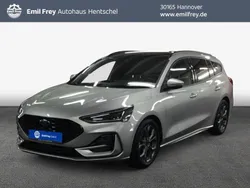 Moondust silver (metallic) Gebraucht 2023 Ford Focus ST-Line Kombi | 24.700 € (Guter Preis)