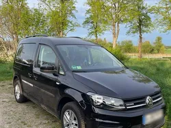 Schwarz Gebraucht 2017 VW Caddy Van / Kleinbus | 14.500 € (Fairer Preis)