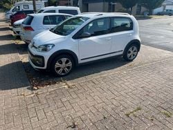 Weiß Gebraucht 2017 VW cross up! Kleinwagen | 8.400 € (Guter Preis)