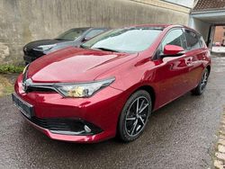 Weiß Gebraucht 2016 Toyota Auris Comfort Limousine | 8.990 € (Fairer Preis)