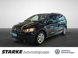 Schwarz (deep black perleffekt) Gebraucht 2024 VW Touran Comfortline Van / Kleinbus | 33.430 € (Fairer Preis)