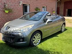 Grau Gebraucht 2012 Peugeot 207 CC Cabrio | 5.700 € (Fairer Preis)
