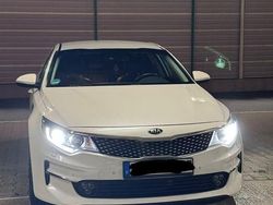 Weiß Gebraucht 2016 Kia Optima Vision Limousine | 11.000 € (Fairer Preis)