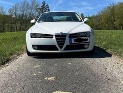 Weiß Gebraucht 2011 Alfa Romeo 159 Limousine | 4.300 € (Fairer Preis)