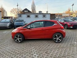 Orange Gebraucht 2016 Peugeot 208 Allure Kleinwagen | 6.000 € (Fairer Preis)