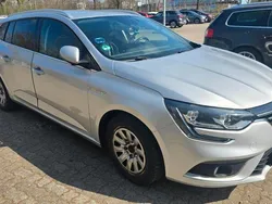 Silber Gebraucht 2017 Renault Mégane GrandTour Intens Kombi | 12.600 € (Guter Preis)