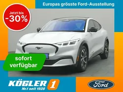 Weiß Gebraucht 2022 Ford Mustang Mach-E SUV | 35.970 € (Etwas zu teuer)