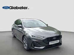 Magneticgrau (metallic) Neu 2025 Ford Focus ST-Line Limousine | 29.590 € (Fairer Preis)