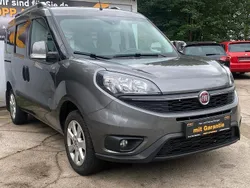 Grau Gebraucht 2018 Fiat Doblò Lounge Van / Kleinbus | 14.398 € (Etwas zu teuer)