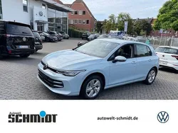 Crystal ice blue metallic Gebraucht 2024 VW Golf VIII Limousine | 21.898 € (Superpreis)